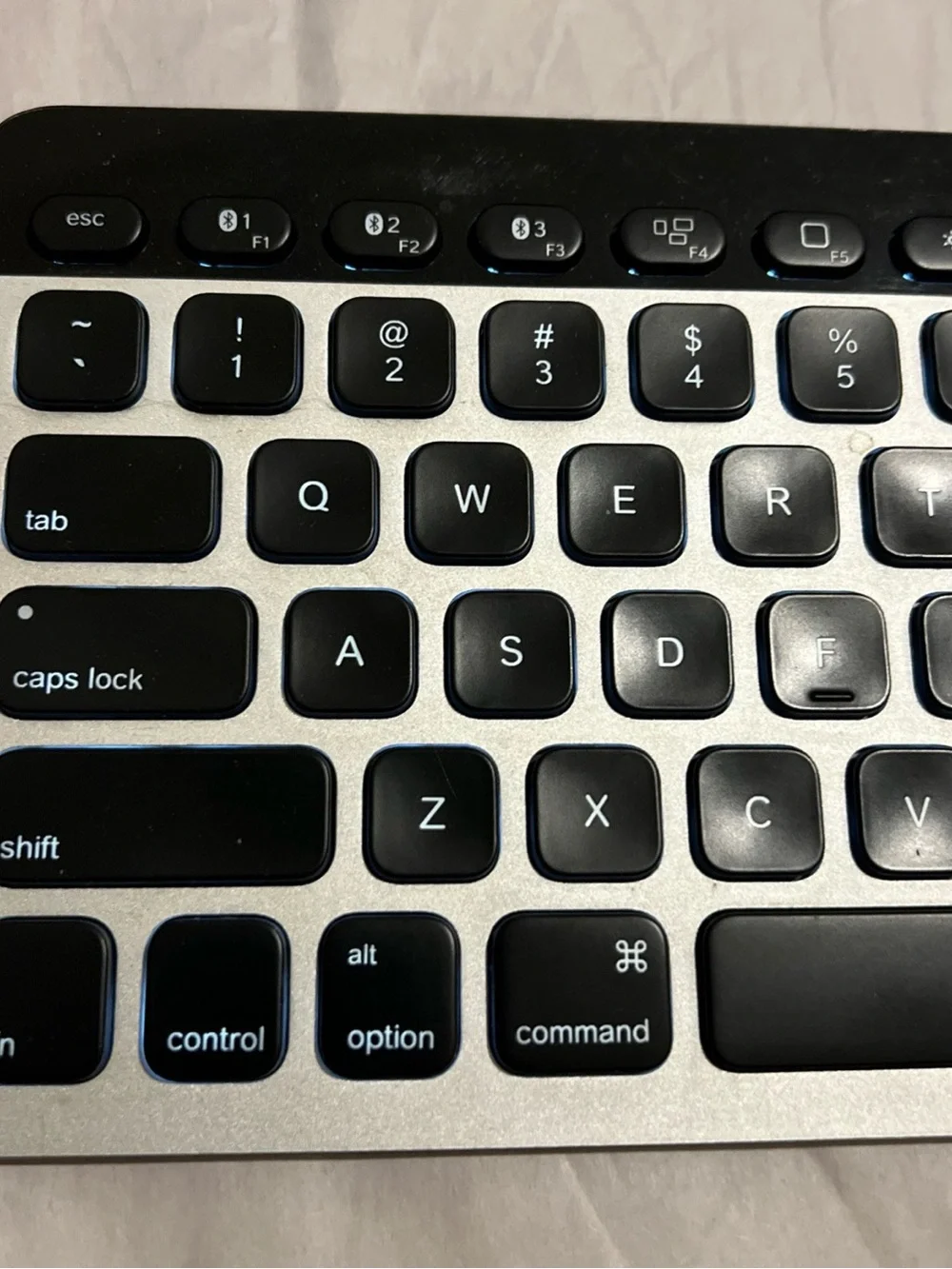 Logitech Backlit Wireless Keyboard - Black and Silver K811